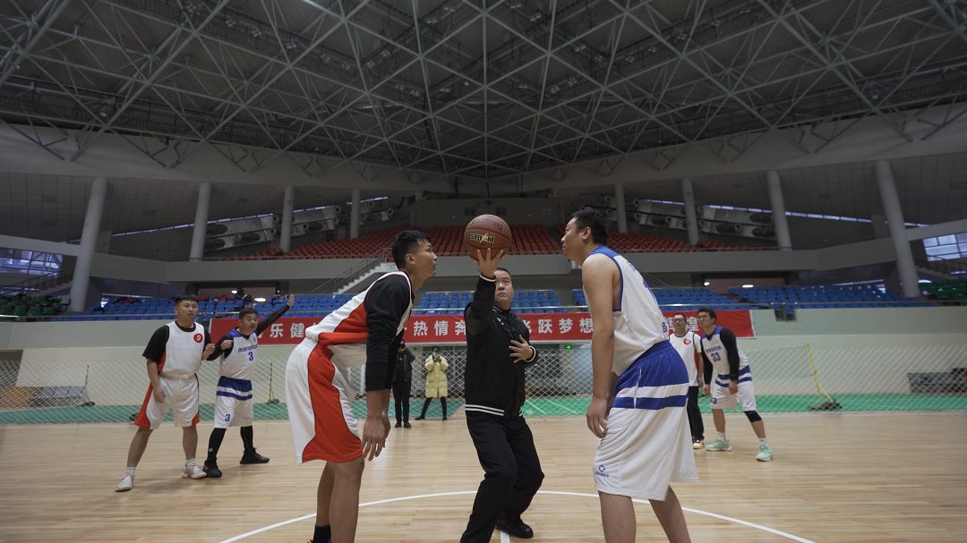 搭建合作橋梁 深化銀企合作 ——創新研究院與郵儲銀行漢中市分行舉行籃球友誼賽